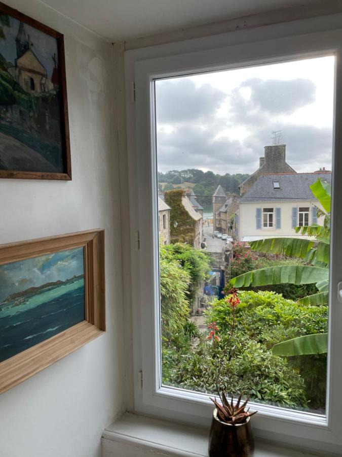 Appartement De 1634 Avec Balcon Au Sud Sur Jardin En Plein Coeur Historique Tréguier Екстериор снимка