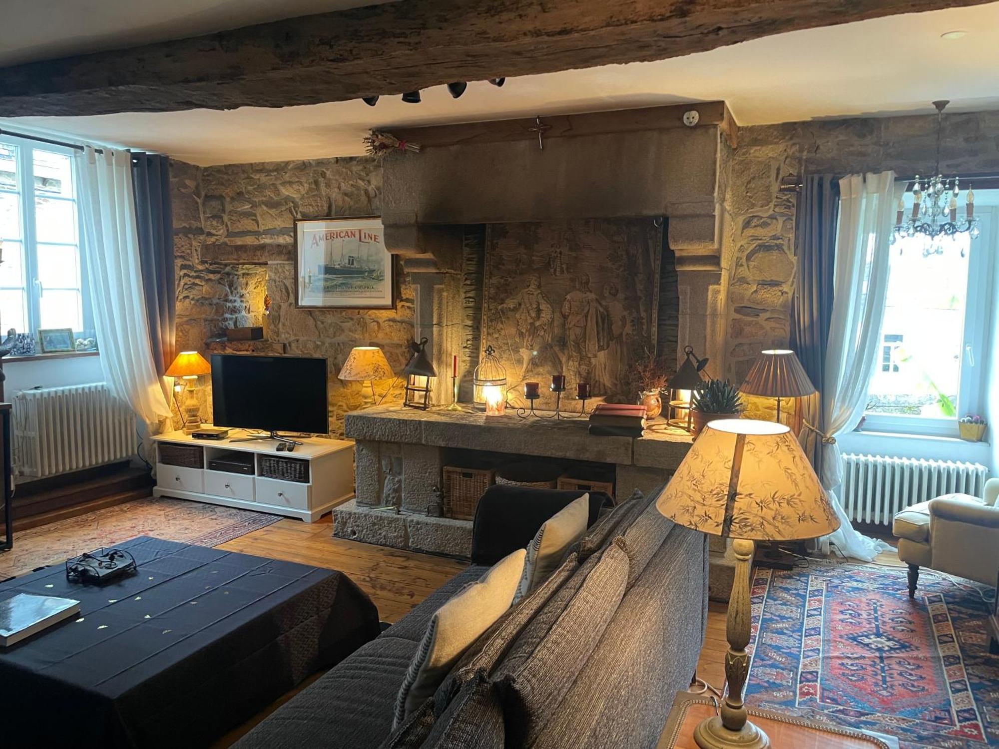 Appartement De 1634 Avec Balcon Au Sud Sur Jardin En Plein Coeur Historique Tréguier Екстериор снимка